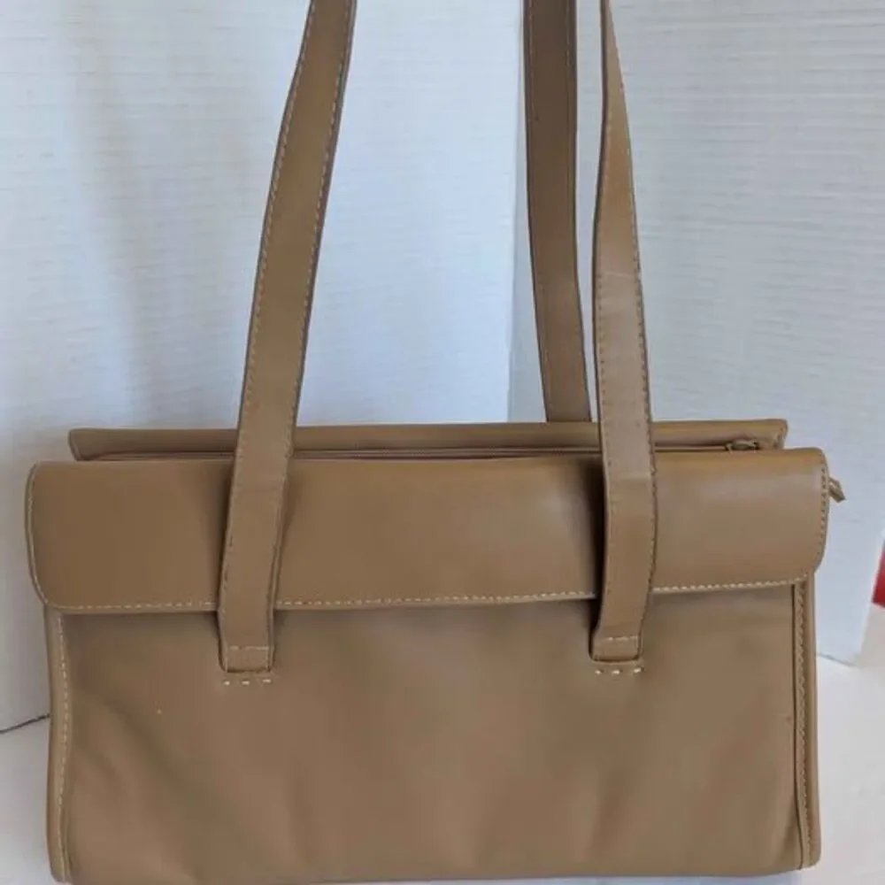 Cherokee Tan Leather Footed Flap Purse Shoulder Bag for Women 12x7.5x4